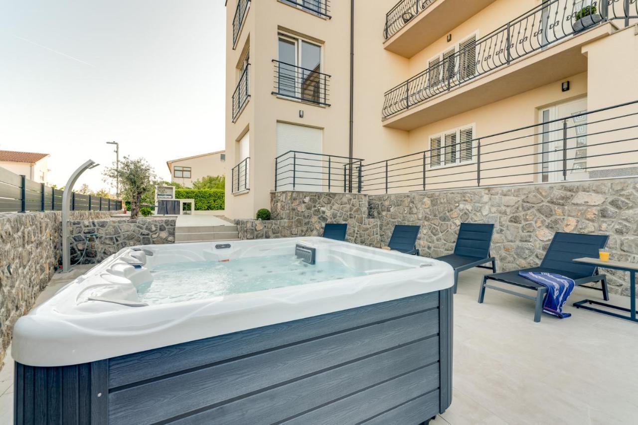 Cosmopolitan Apartments Krk Town Exterior foto