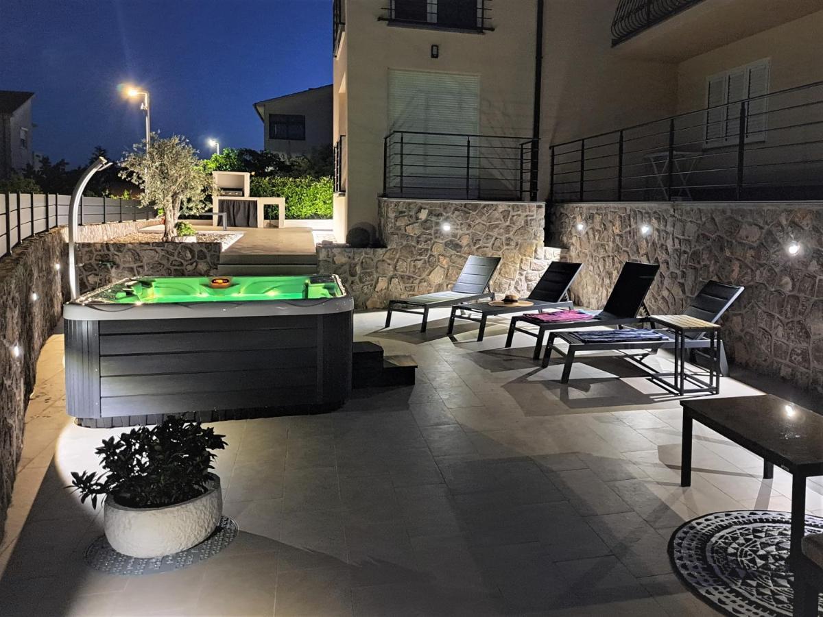 Cosmopolitan Apartments Krk Town Exterior foto